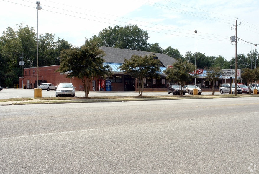 Primary Photo Of 331 W Carolina Ave, Hartsville Supermarket For Sale