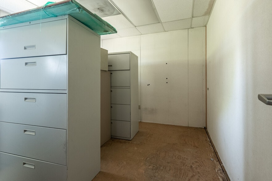 More Photos Of 500 Parsons, Walsenburg Specialty For Sale