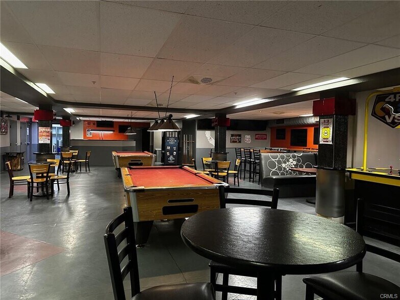 More Photos Of 200 Wall St, Chico Bar For Sale
