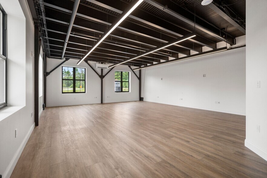 More Photos Of 2 Ricketts Pond Dr, Carver Light Distribution For Lease