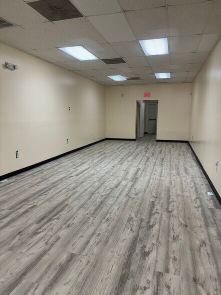 More Photos Of 6604 US Highway 19 N, New Port Richey Unknown For Lease