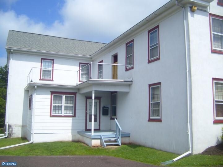 More Photos Of 46 Hilltown Pike, Line Lexington Office For Sale
