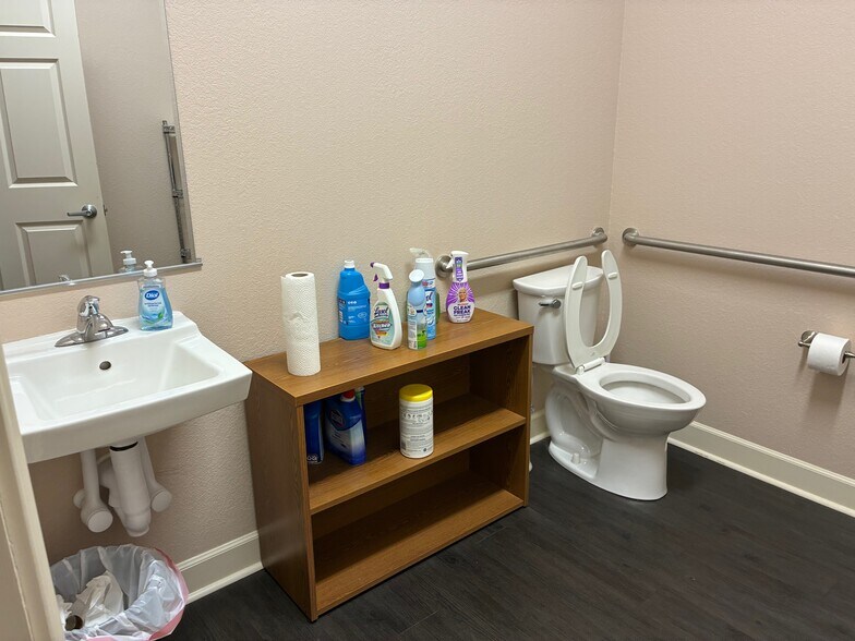 More Photos Of 1880 W City Dr, Elizabeth City Medical For Sale