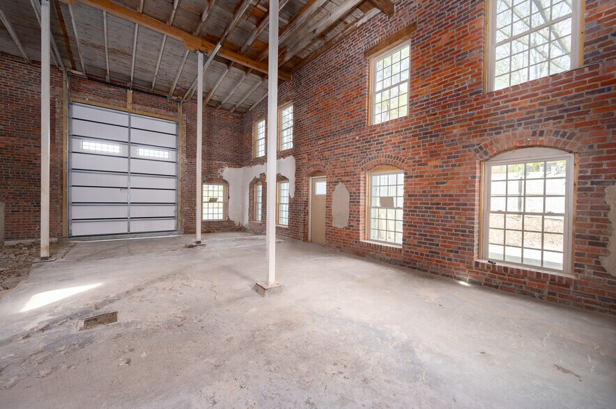 More Photos Of 313 S Government St, Lincolnton Office For Sale