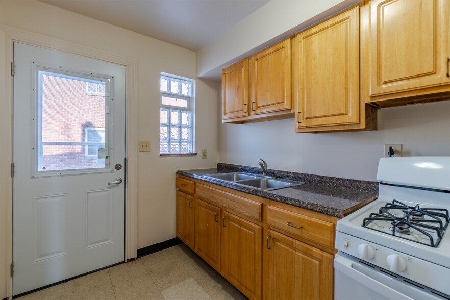 More Photos Of 299-377 Mayfair Blvd, Columbus Apartments For Sale