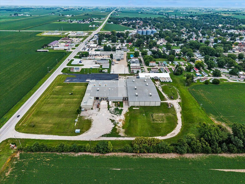 More Photos Of 202 1st St S, Kalona Manufacturing For Sale