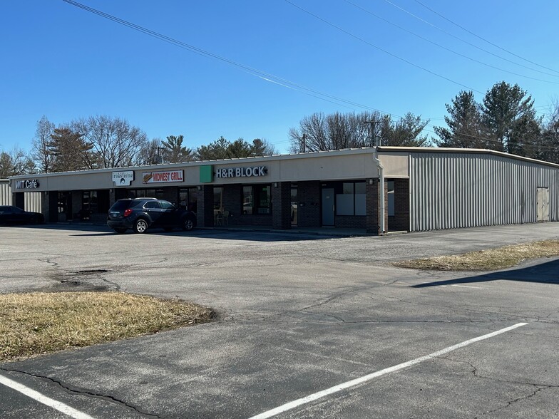 Primary Photo Of 805-873 Seibert Rd, Scott Afb Restaurant For Lease