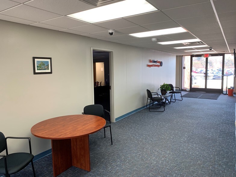 More Photos Of 950 Woodland St, Mechanicsburg Medical For Sale