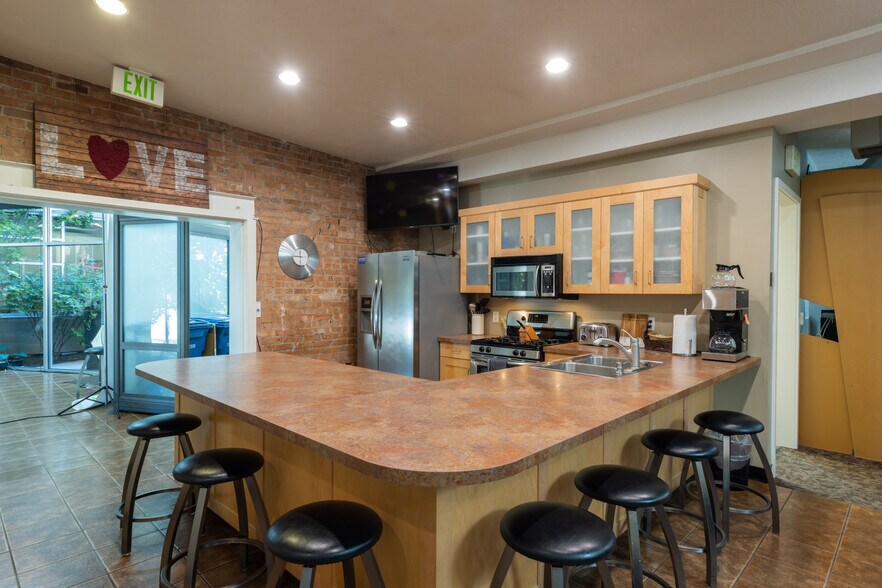 More Photos Of 546 S 200 W, Salt Lake City Office For Sale
