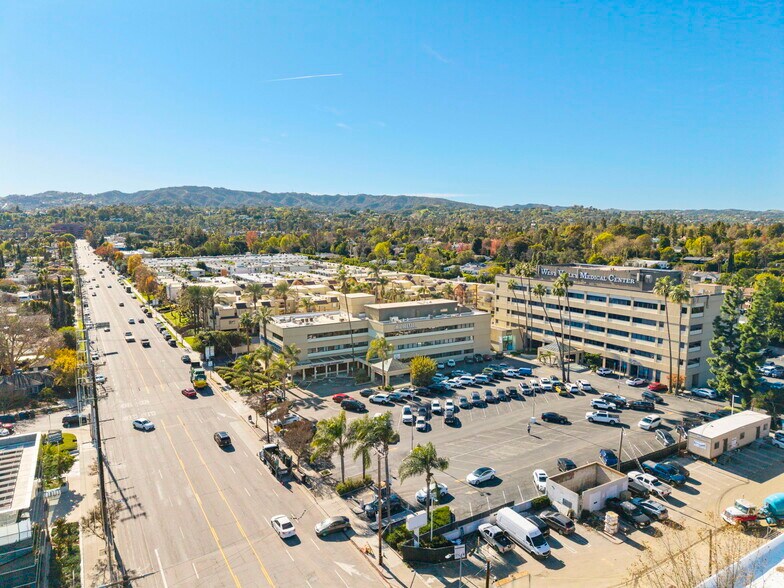 More Photos Of 5353-5363 Balboa Blvd, Encino Medical For Lease