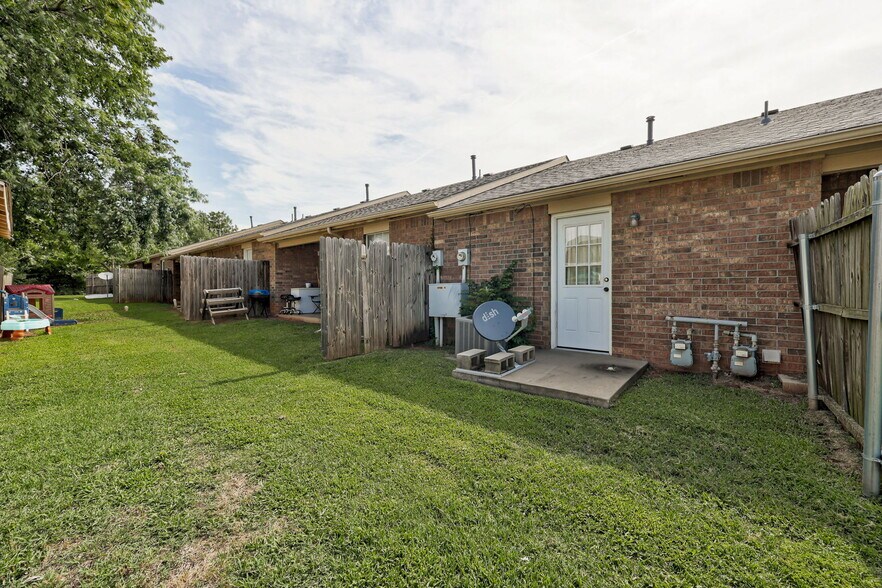 More Photos Of 713 S Locust St, Guthrie Apartments For Sale