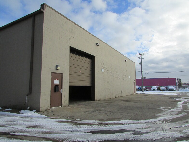 More Photos Of 14033-14055 Achyl Ave, Warren Warehouse For Sale