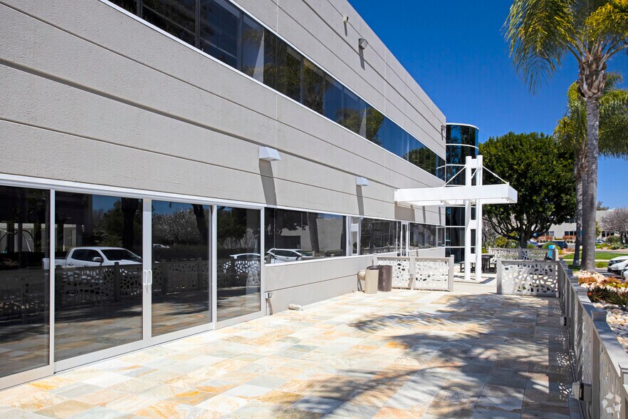 More Photos Of 2231 Rutherford Rd, Carlsbad Office For Lease