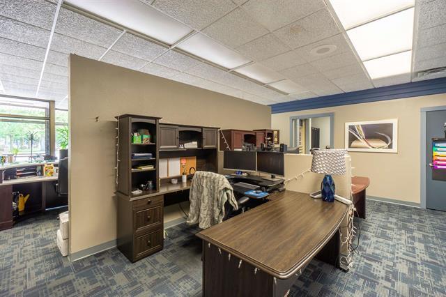 More Photos Of 1818 Grand Ave, Wausau Office For Sale