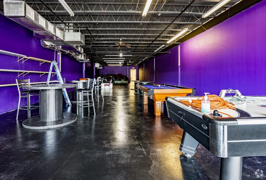 More Photos Of 1717-1721 9th St W, Bradenton Freestanding For Lease