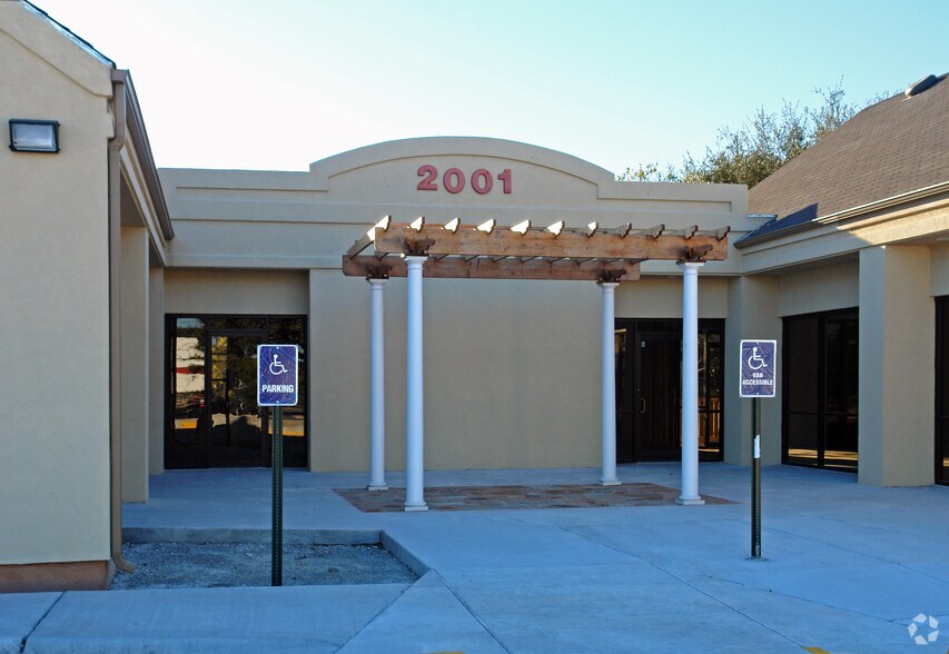 More Photos Of 2001 N Bell Blvd, Cedar Park Office For Sale