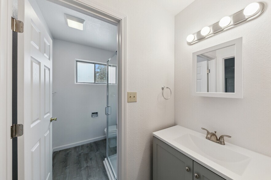 More Photos Of 3893 Pioneer Trail, South Lake Tahoe Apartments For Sale