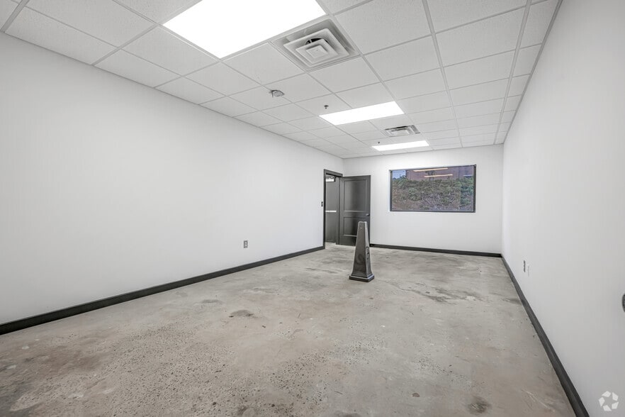 More Photos Of 1450-1468 Chattahoochee Ave NW, Atlanta Warehouse For Lease
