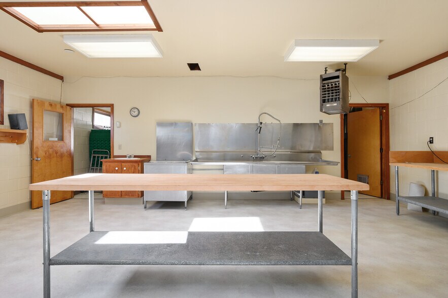 More Photos Of 212 NE D St, Willamina Food Processing For Sale