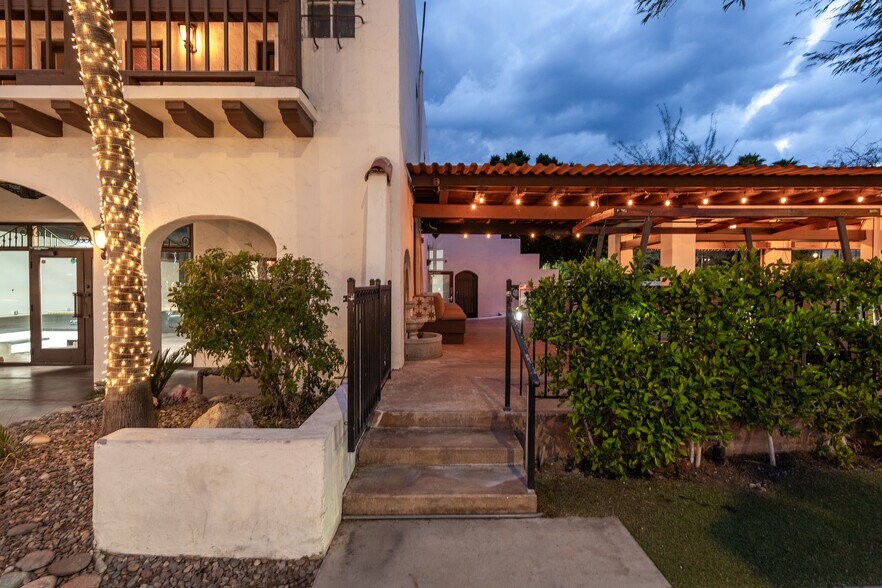 More Photos Of 369 N Palm Canyon Dr, Palm Springs Restaurant For Lease