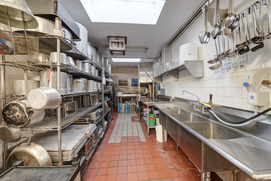 More Photos Of 8032 4th St NW, Albuquerque Restaurant For Sale