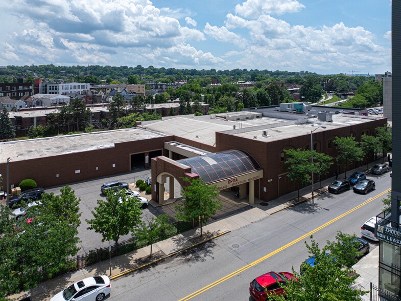 Primary Photo Of 5820 Centre Ave, Pittsburgh Medical For Sale