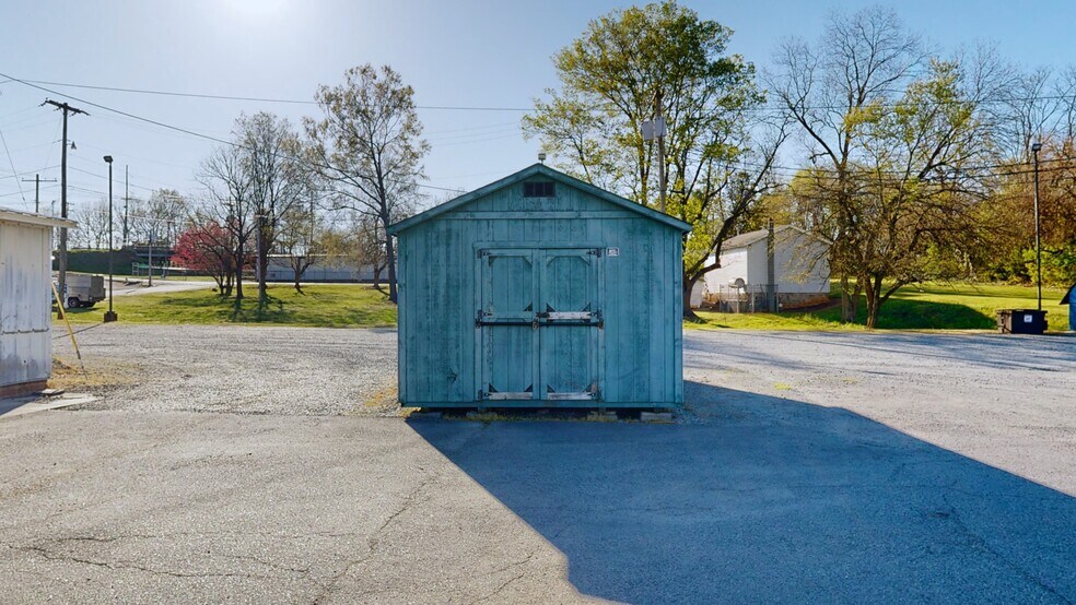 More Photos Of 1101 S Main St, Lexington Restaurant For Sale