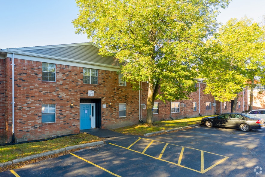 More Photos Of 725 Washington St, Monroe Apartments For Sale