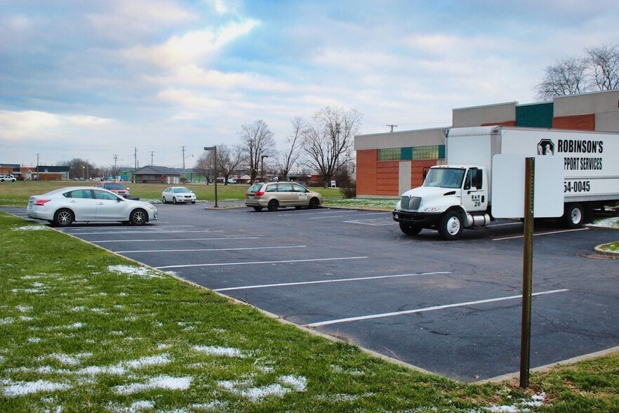 More Photos Of 651 E Main St, Dayton Office For Sale