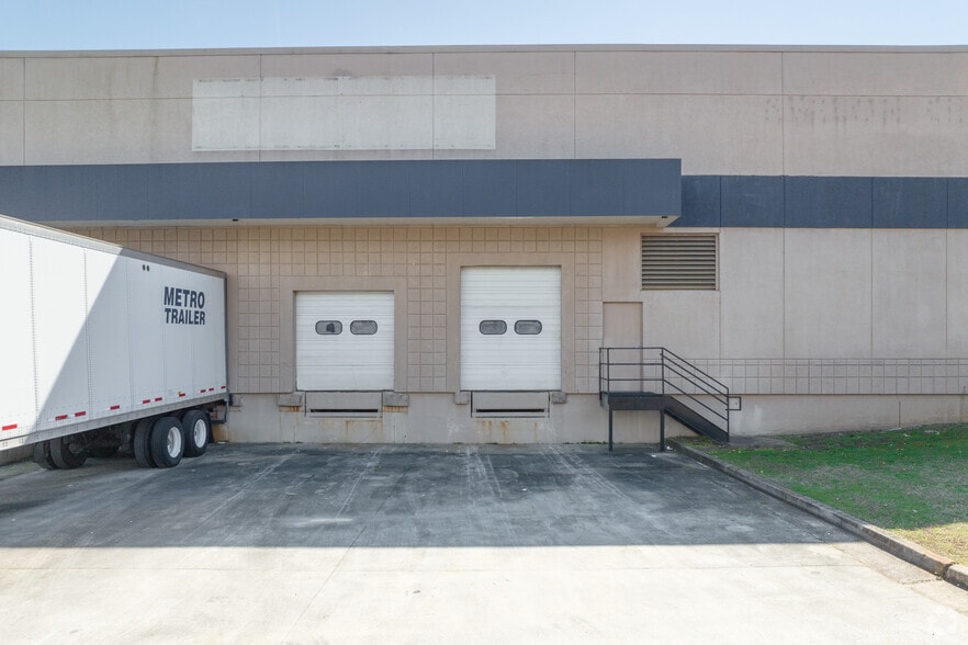 More Photos Of 1467 Highway 20 W, McDonough Warehouse For Lease