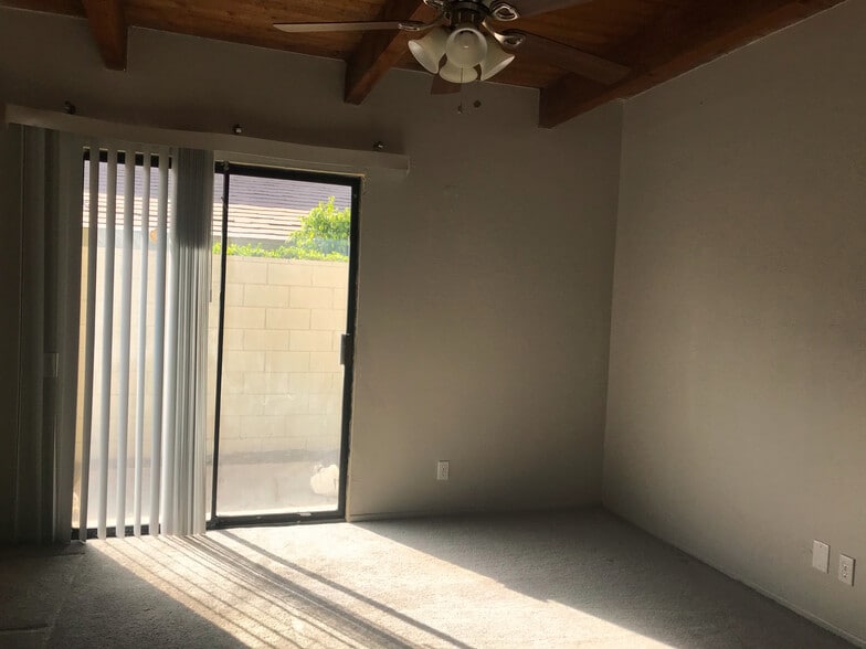 More Photos Of 525 S Thornhill Rd, Palm Springs Apartments For Sale