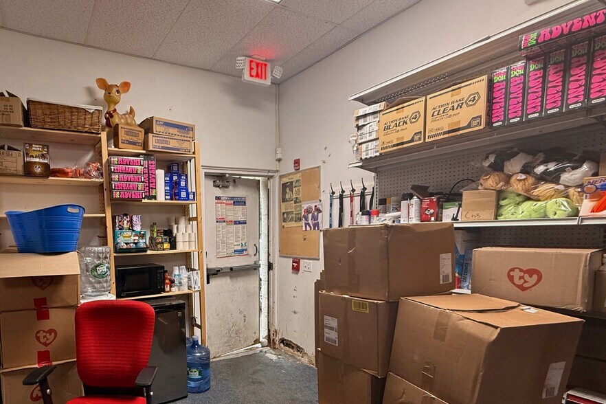 More Photos Of 837-923 Post Rd, Fairfield Unknown For Lease