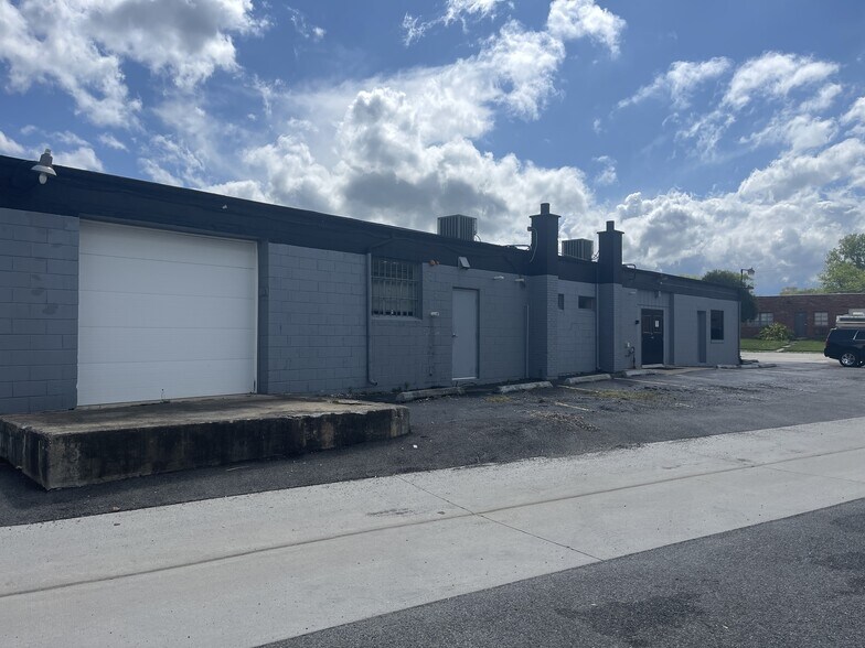 More Photos Of 707-717 N Iowa Ave, Villa Park Office For Sale