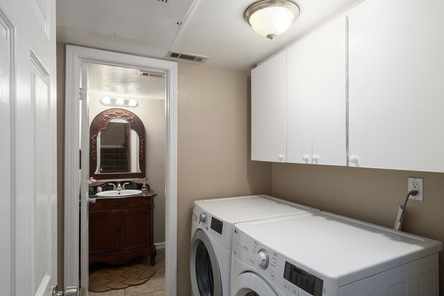 More Photos Of 4308 E Woodward Ave, Fresno Apartments For Sale