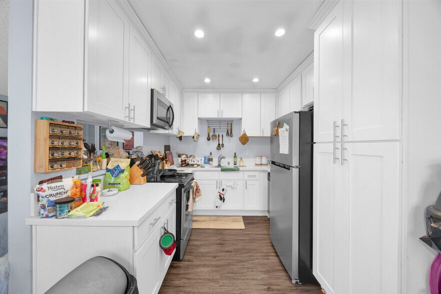 More Photos Of 714 S Myrtle Ave, Inglewood Apartments For Sale