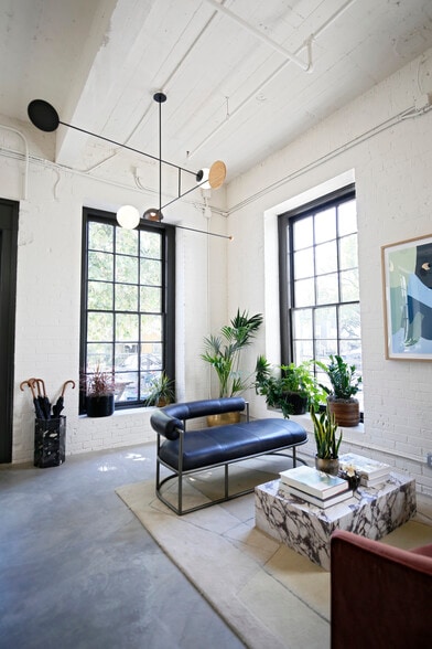 More Photos Of 611 W 22nd St, Houston Loft Creative Space For Lease