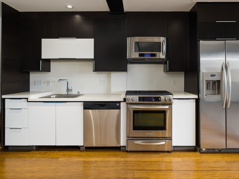 More Photos Of 215-237 California St, El Segundo Loft Creative Space For Sale