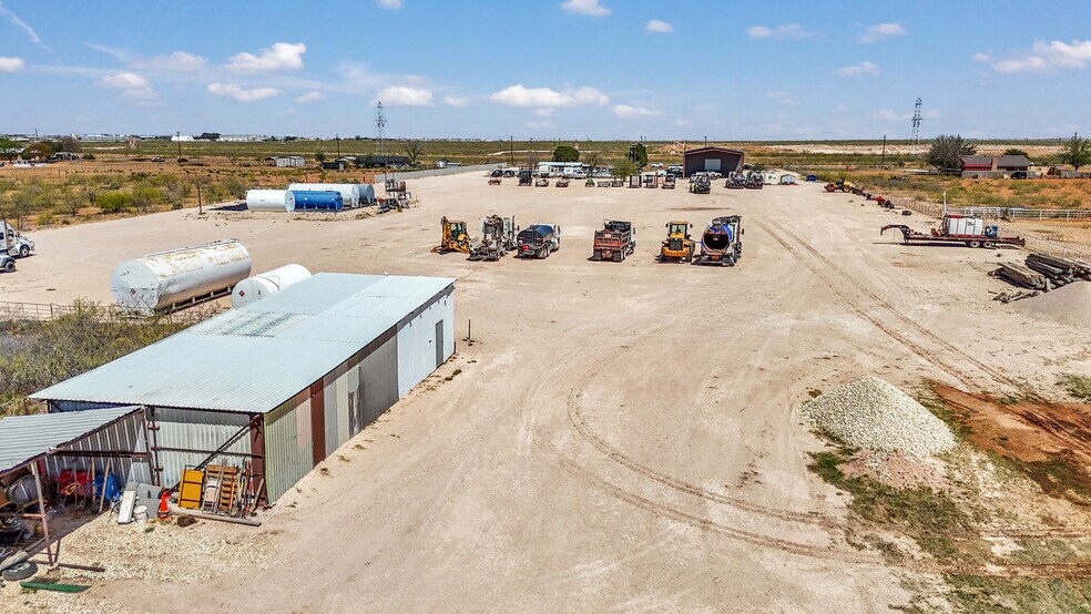 More Photos Of 9013 W County Road 160, Midland Showroom For Sale