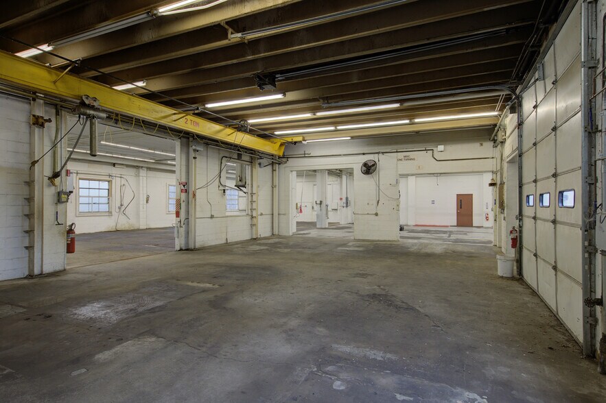 More Photos Of 180 Ushers Rd, Round Lake Warehouse For Sale