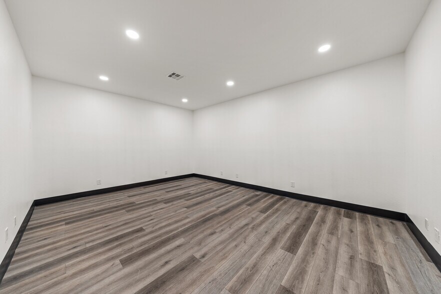 More Photos Of 23282 Peralta Dr, Laguna Hills Warehouse For Sale
