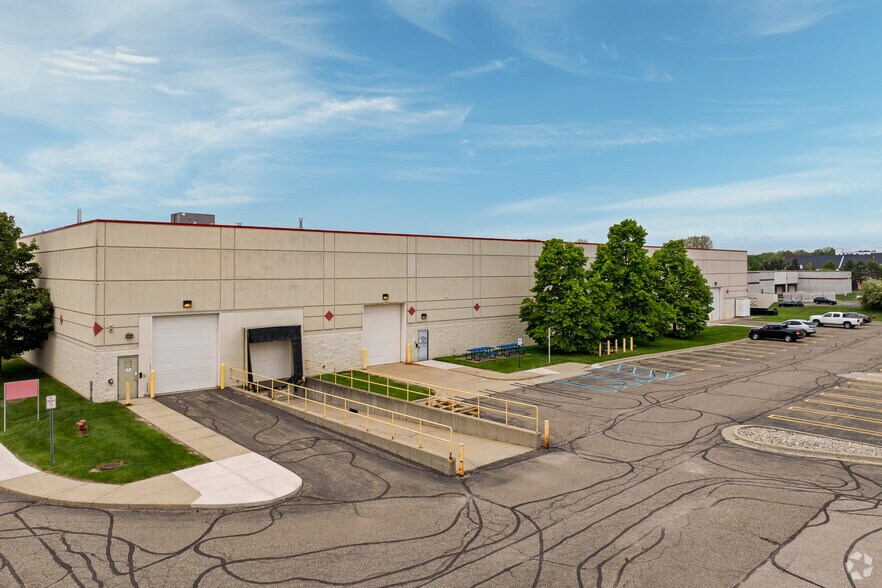 More Photos Of 1780 Pond Run, Auburn Hills Research And Development For Lease