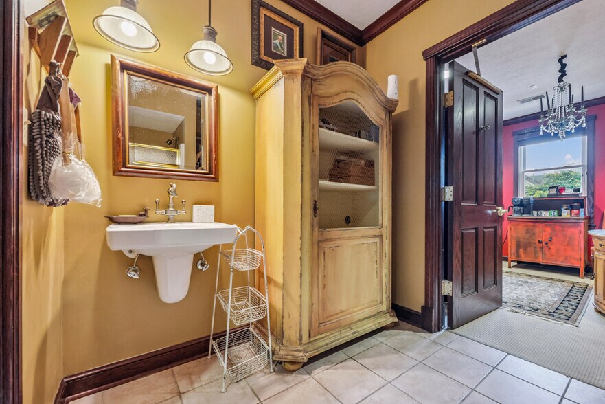 More Photos Of 126 W Streetsboro St, Hudson Office For Sale