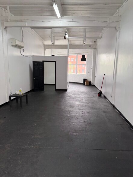 More Photos Of 60 Dickerson St, Newark Light Manufacturing For Lease