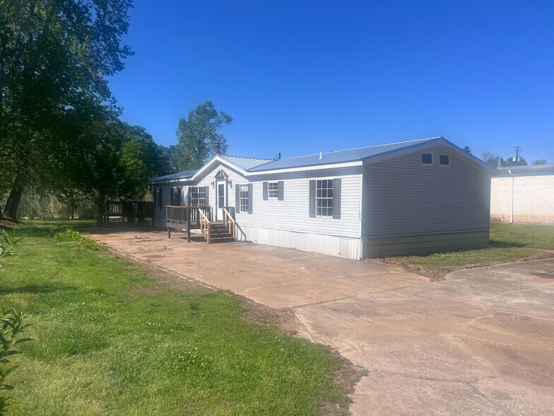 Primary Photo Of 530 Sims St, Maysville Flex For Lease