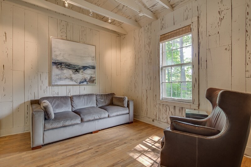 More Photos Of 7642 Poplar Pike, Germantown Office For Sale