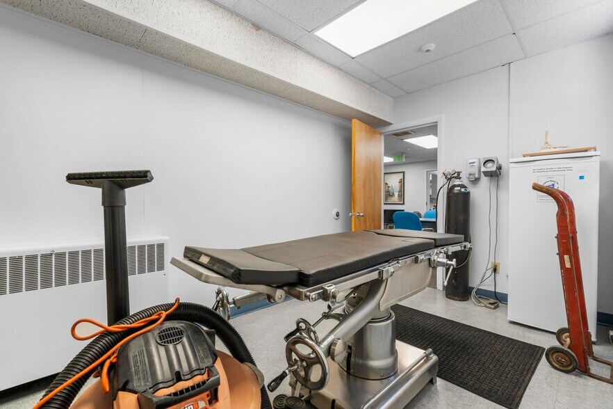 More Photos Of 385 Main St, West Haven Medical For Sale