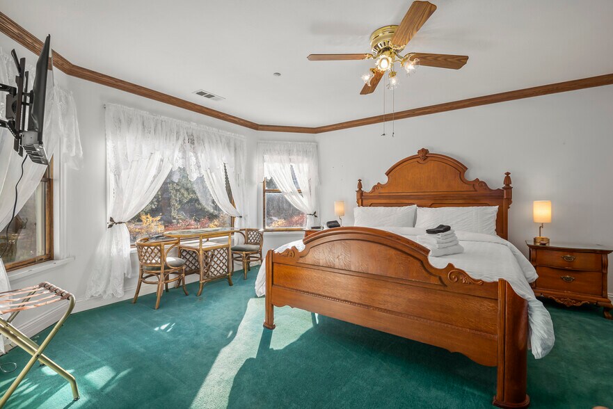 More Photos Of 790 California 2, Wrightwood Specialty For Sale