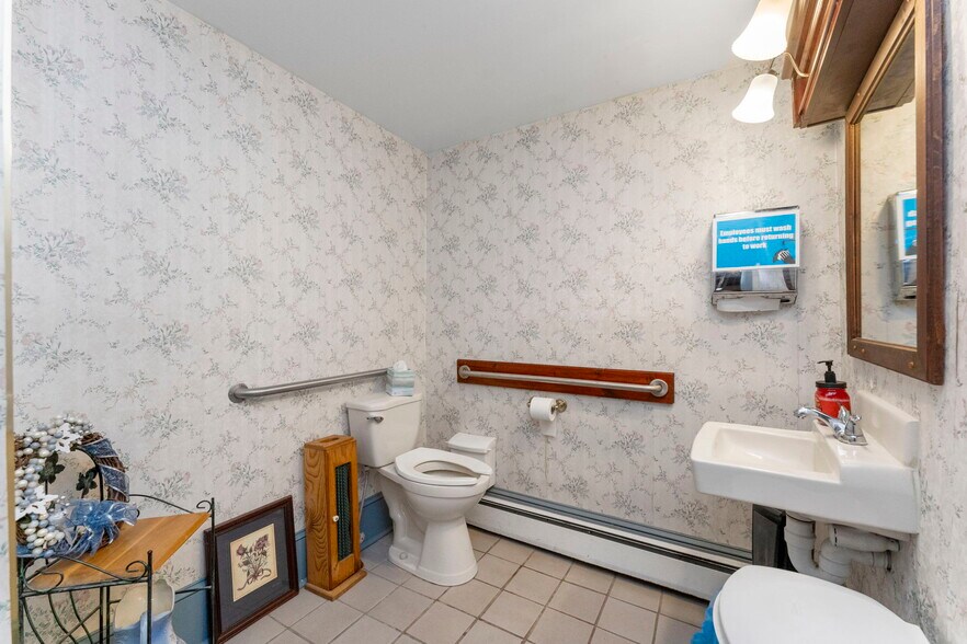 More Photos Of 3164 Main St, Green Lane Restaurant For Sale