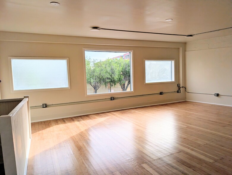 More Photos Of 584-590 4th St, San Francisco Storefront For Lease