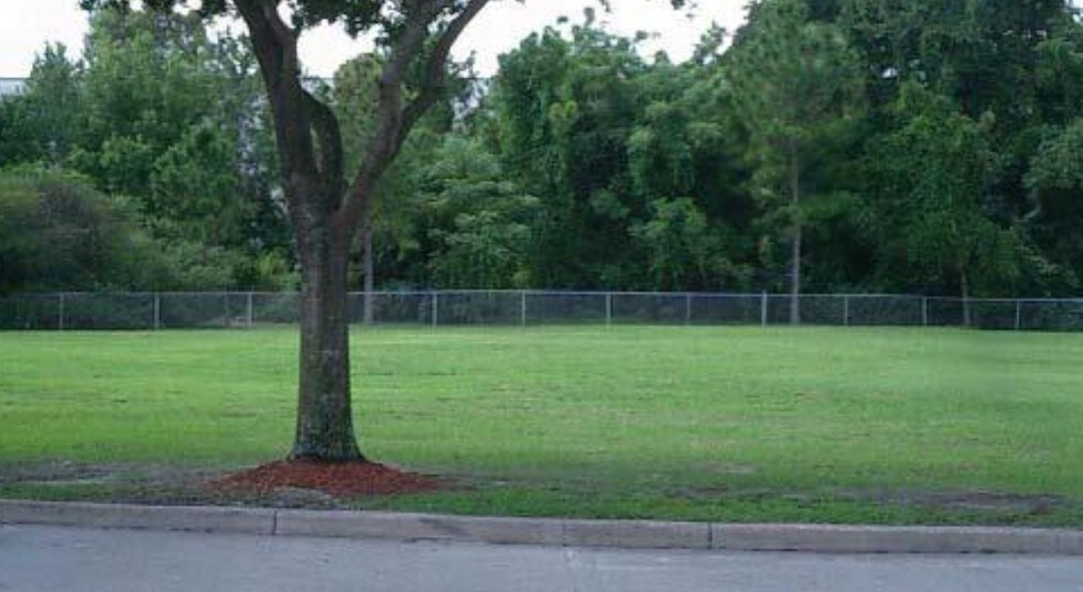 More Photos Of 1201 N US Highway 301, Tampa Showroom For Lease